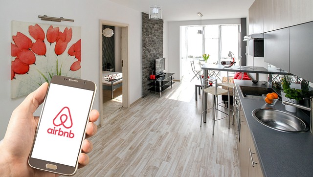 feature overview cards for accommodation discovery platform Canada